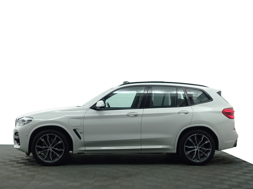 
BMW X3 xDrive30e eDrive M Sport Edition Aut- Carbonafwerking, Sfeerverlichting, Panoramadak, Standkachel, Individual Sport Leder vol									