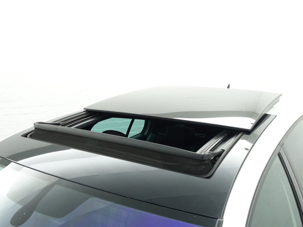 
Volkswagen Golf 1.4 TSI GTE+ Aut- Panodak, Camera, Stoelverwarming, Navi, Xenon Led vol									