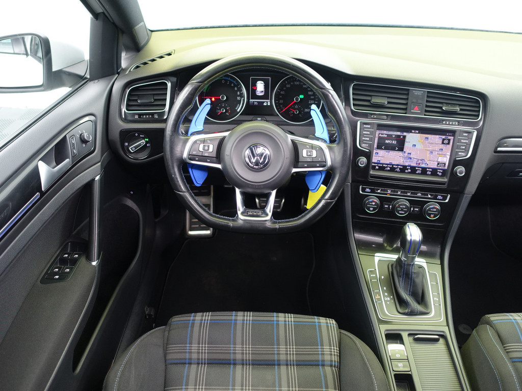 
Volkswagen Golf 1.4 TSI GTE+ Aut- Panodak, Camera, Stoelverwarming, Navi, Xenon Led vol									