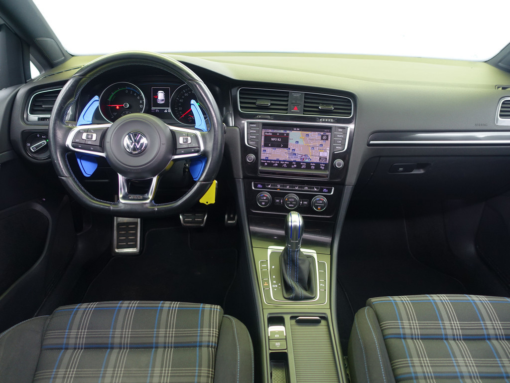 
Volkswagen Golf 1.4 TSI GTE+ Aut- Panodak, Camera, Stoelverwarming, Navi, Xenon Led vol									