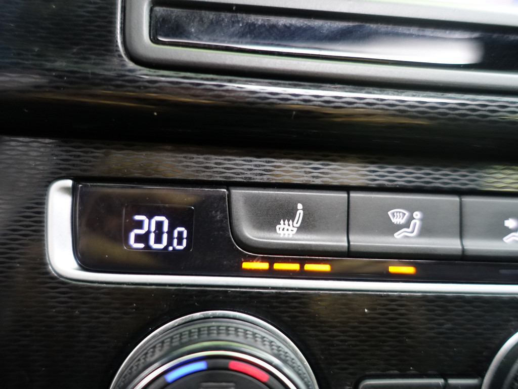 
Volkswagen Golf 1.4 TSI GTE+ Aut- Panodak, Camera, Stoelverwarming, Navi, Xenon Led vol									