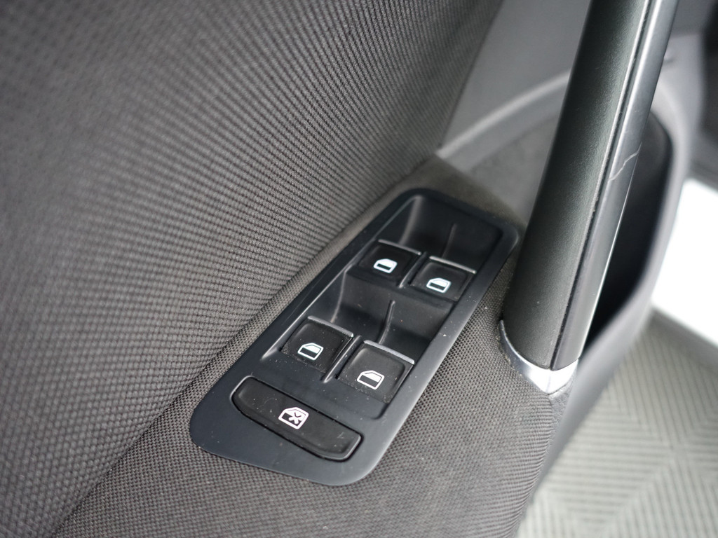 
Volkswagen Golf 1.4 TSI GTE+ Aut- Panodak, Camera, Stoelverwarming, Navi, Xenon Led vol									