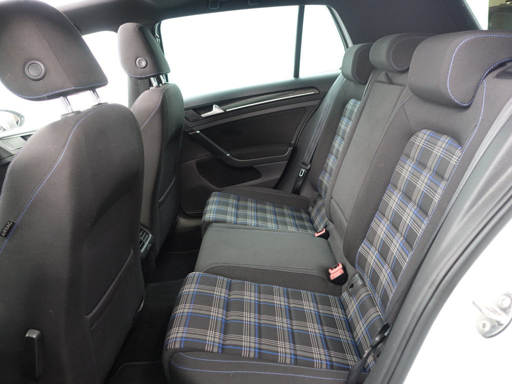 
Volkswagen Golf 1.4 TSI GTE+ Aut- Panodak, Camera, Stoelverwarming, Navi, Xenon Led vol									