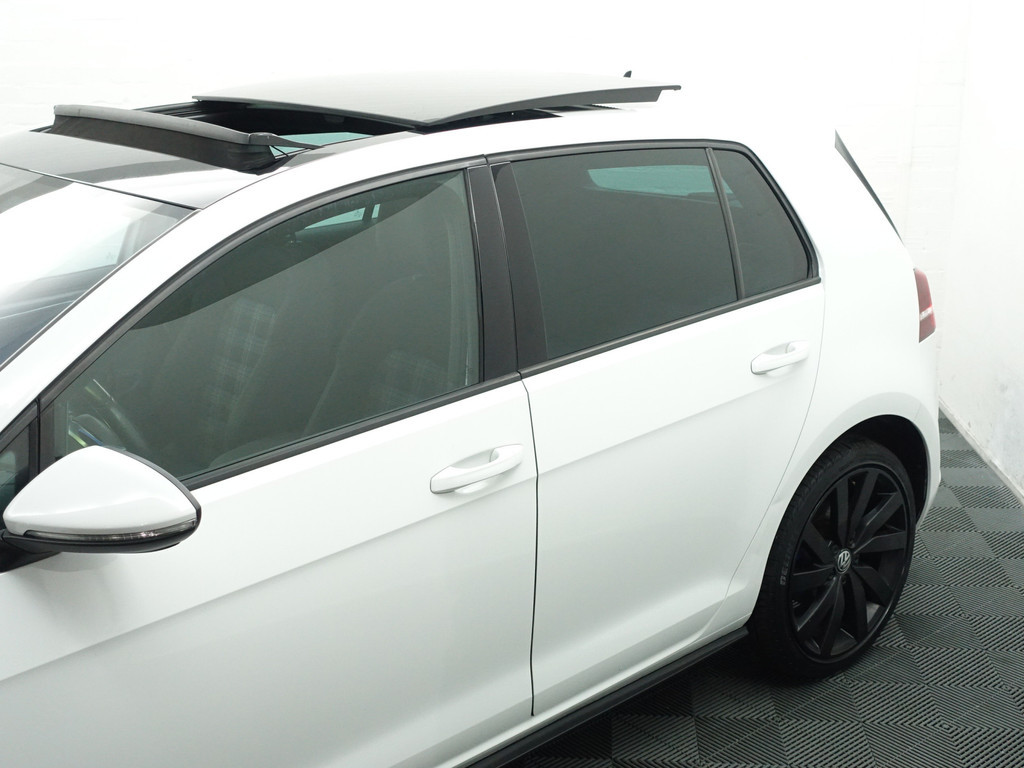 
Volkswagen Golf 1.4 TSI GTE+ Aut- Panodak, Camera, Stoelverwarming, Navi, Xenon Led vol									