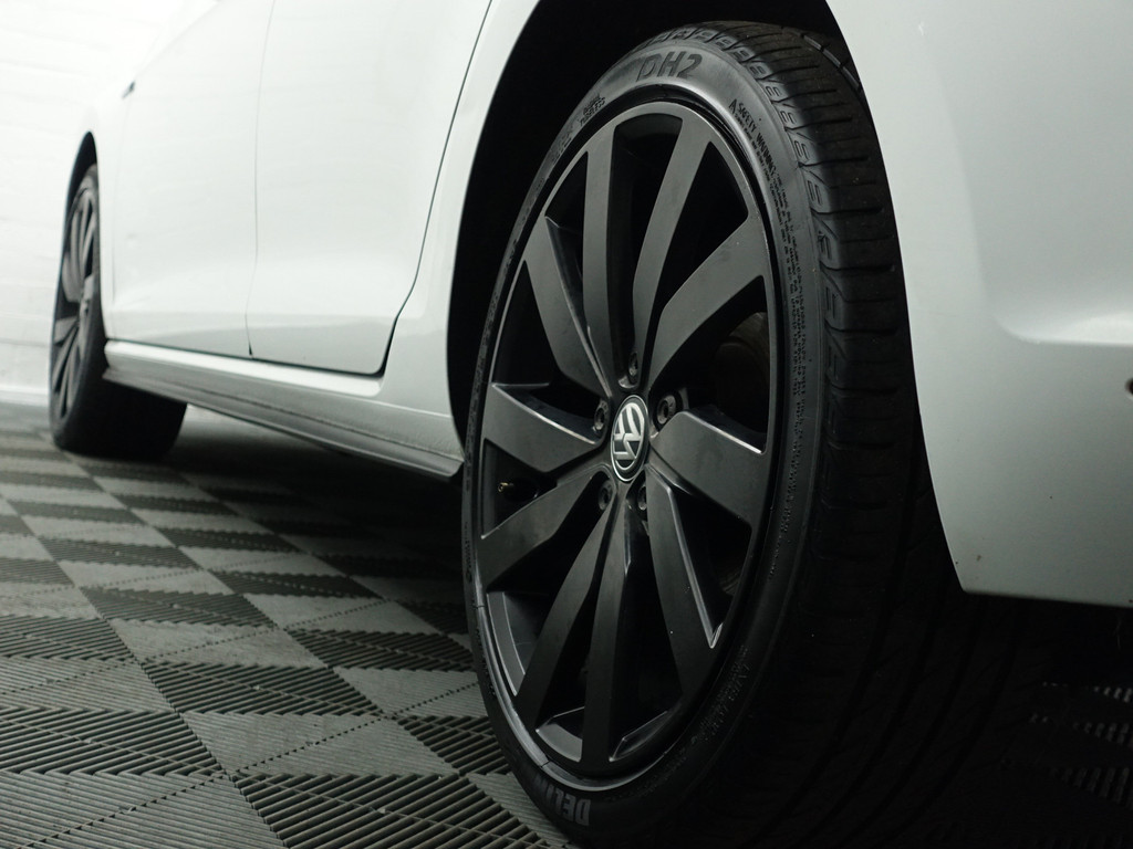 
Volkswagen Golf 1.4 TSI GTE+ Aut- Panodak, Camera, Stoelverwarming, Navi, Xenon Led vol									