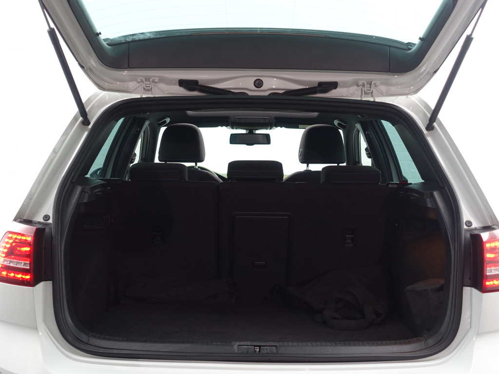 
Volkswagen Golf 1.4 TSI GTE+ Aut- Panodak, Camera, Stoelverwarming, Navi, Xenon Led vol									