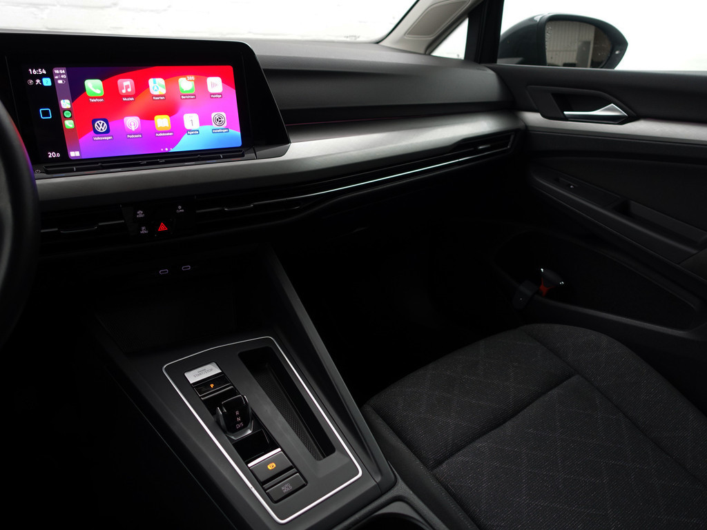 
Volkswagen Golf 1.0 eTSI Aut- Sfeerverlichting, Carplay, Park Assist, Ada Cruise, Xenon Led, Virtual Cockpit vol									