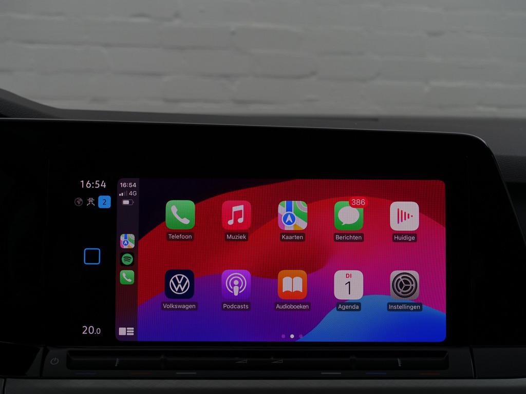 
Volkswagen Golf 1.0 eTSI Aut- Sfeerverlichting, Carplay, Park Assist, Ada Cruise, Xenon Led, Virtual Cockpit vol									