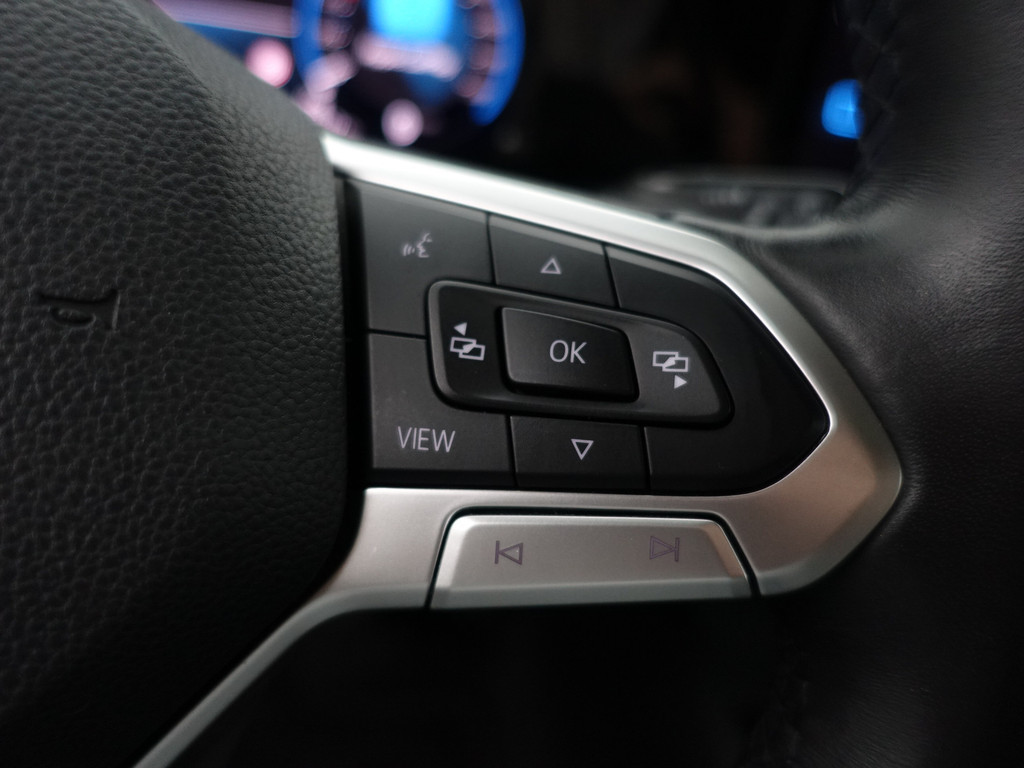 
Volkswagen Golf 1.0 eTSI Aut- Sfeerverlichting, Carplay, Park Assist, Ada Cruise, Xenon Led, Virtual Cockpit vol									