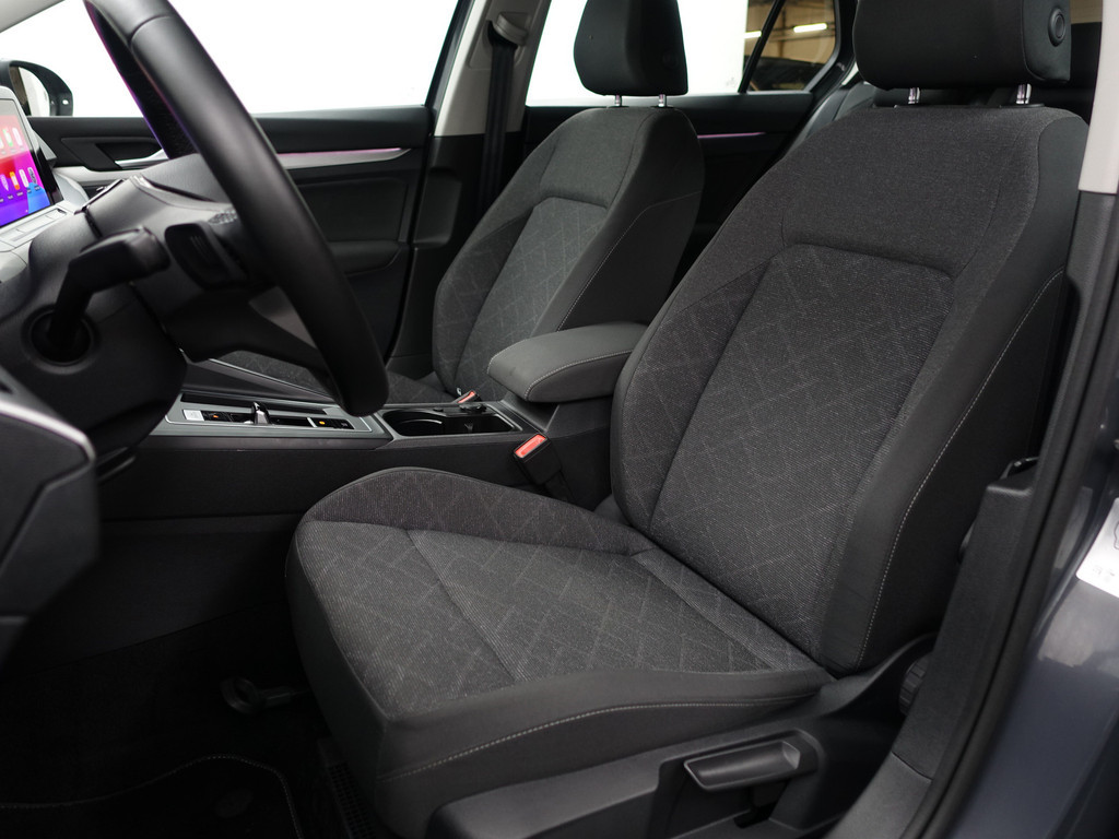 
Volkswagen Golf 1.0 eTSI Aut- Sfeerverlichting, Carplay, Park Assist, Ada Cruise, Xenon Led, Virtual Cockpit vol									