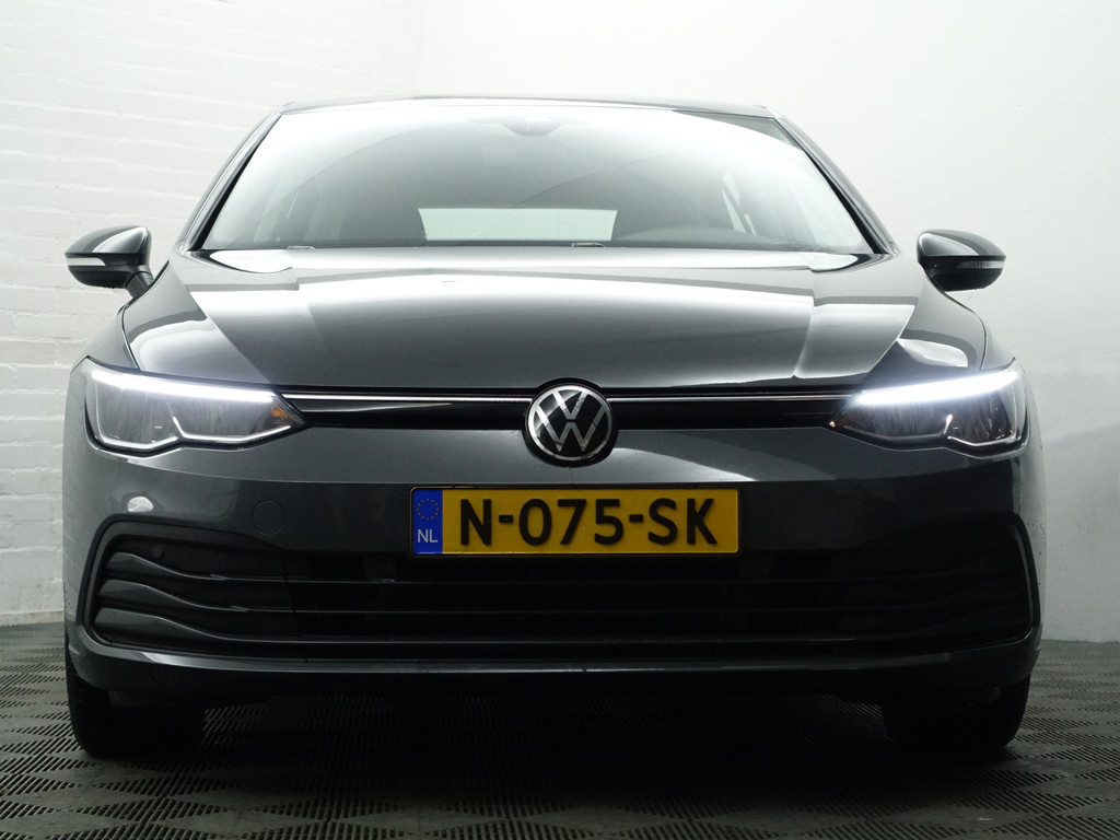 
Volkswagen Golf 1.0 eTSI Aut- Sfeerverlichting, Carplay, Park Assist, Ada Cruise, Xenon Led, Virtual Cockpit vol									