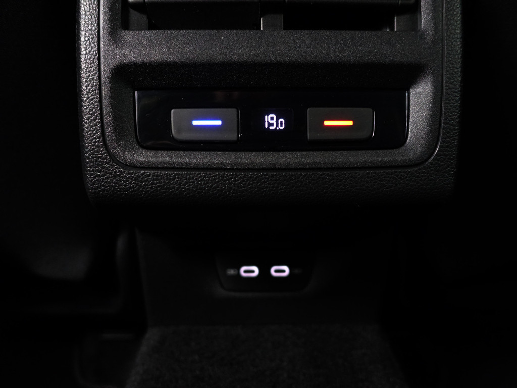 
Volkswagen Golf 1.4 eHybrid GTE 242pk Aut- Head Up, Carplay, Sfeerverlichting, Stoelmassage, Memory, Stuur/Stoelverwarming, Ada Cruise vol									