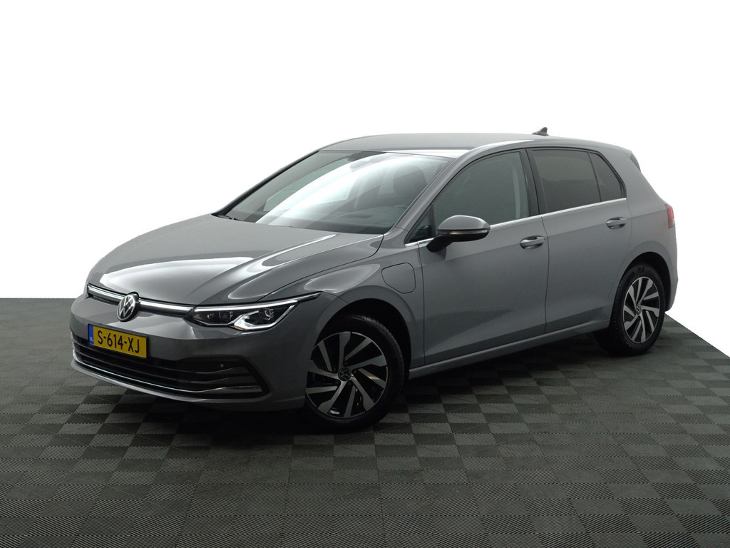 
Volkswagen Golf 1.4 eHybrid GTE 242pk Aut- Head Up, Carplay, Sfeerverlichting, Stoelmassage, Memory, Stuur/Stoelverwarming, Ada Cruise vol									