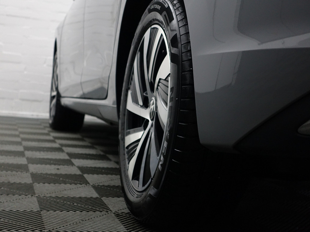 
Volkswagen Golf 1.4 eHybrid GTE 242pk Aut- Head Up, Carplay, Sfeerverlichting, Stoelmassage, Memory, Stuur/Stoelverwarming, Ada Cruise vol									