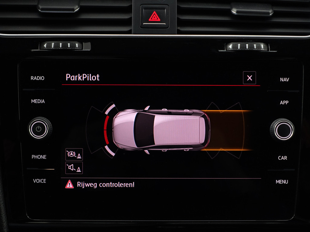 
Volkswagen Golf 2.0 TSI GTI Performance Aut- Virtual Cockpit, CarPlay, Xenon Led, Sfeerverlichting, Ada Cruise, Classic Interieur, Premium Kleur vol									