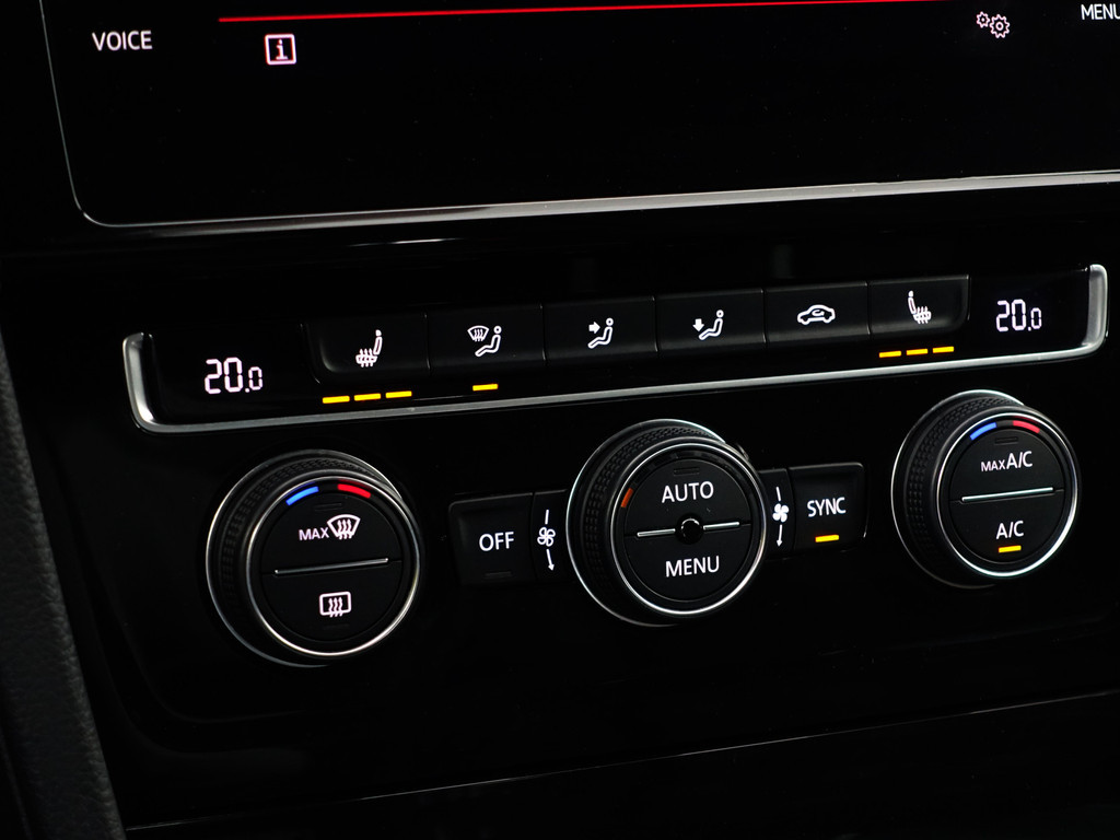 
Volkswagen Golf 2.0 TSI GTI Performance Aut- Virtual Cockpit, CarPlay, Xenon Led, Sfeerverlichting, Ada Cruise, Classic Interieur, Premium Kleur vol									