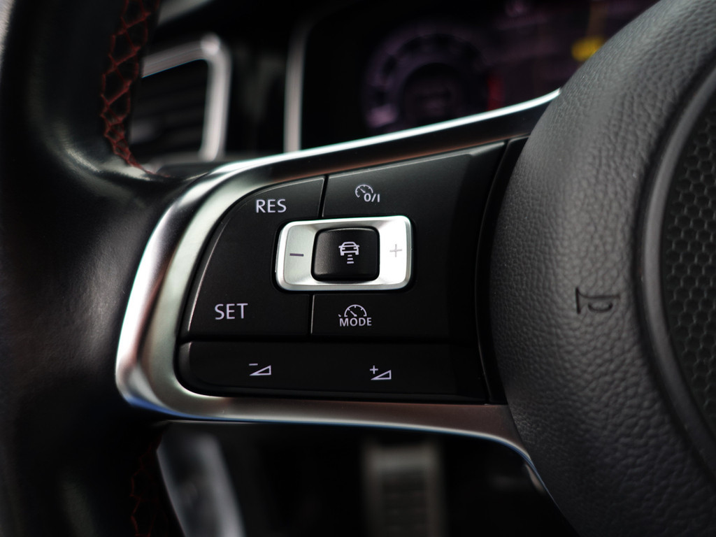 
Volkswagen Golf 2.0 TSI GTI Performance Aut- Virtual Cockpit, CarPlay, Xenon Led, Sfeerverlichting, Ada Cruise, Classic Interieur, Premium Kleur vol									