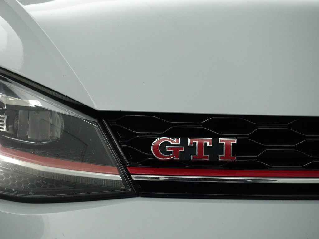 
Volkswagen Golf 2.0 TSI GTI Performance Aut- Virtual Cockpit, CarPlay, Xenon Led, Sfeerverlichting, Ada Cruise, Classic Interieur, Premium Kleur vol									