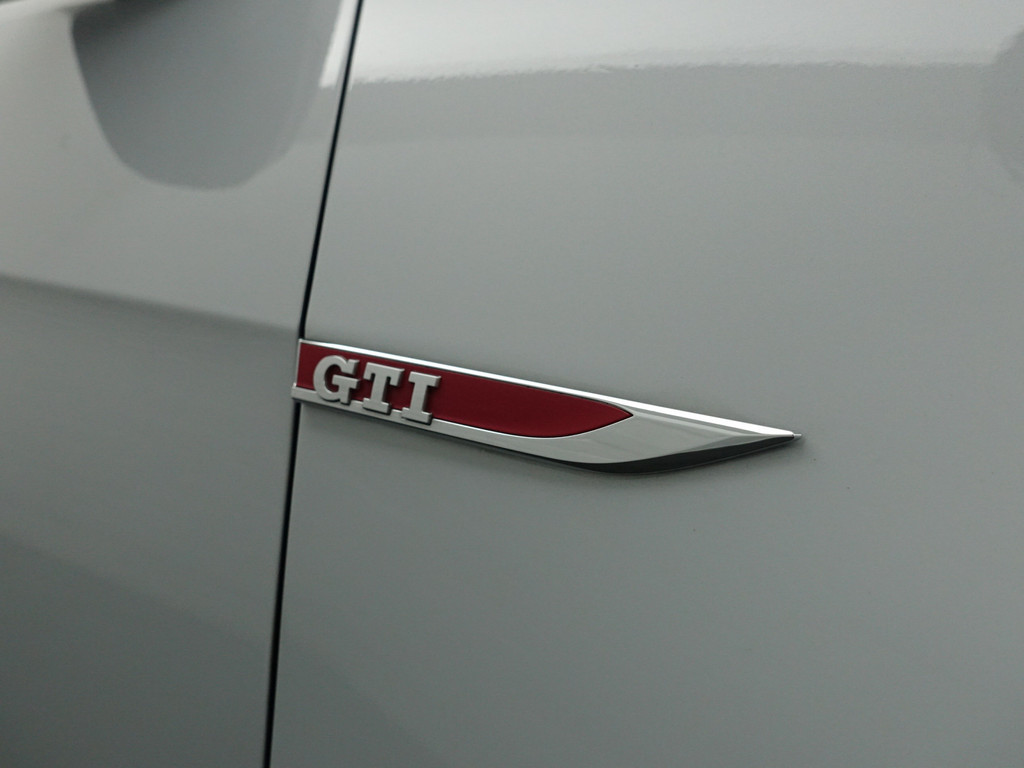 
Volkswagen Golf 2.0 TSI GTI Performance Aut- Virtual Cockpit, CarPlay, Xenon Led, Sfeerverlichting, Ada Cruise, Classic Interieur, Premium Kleur vol									