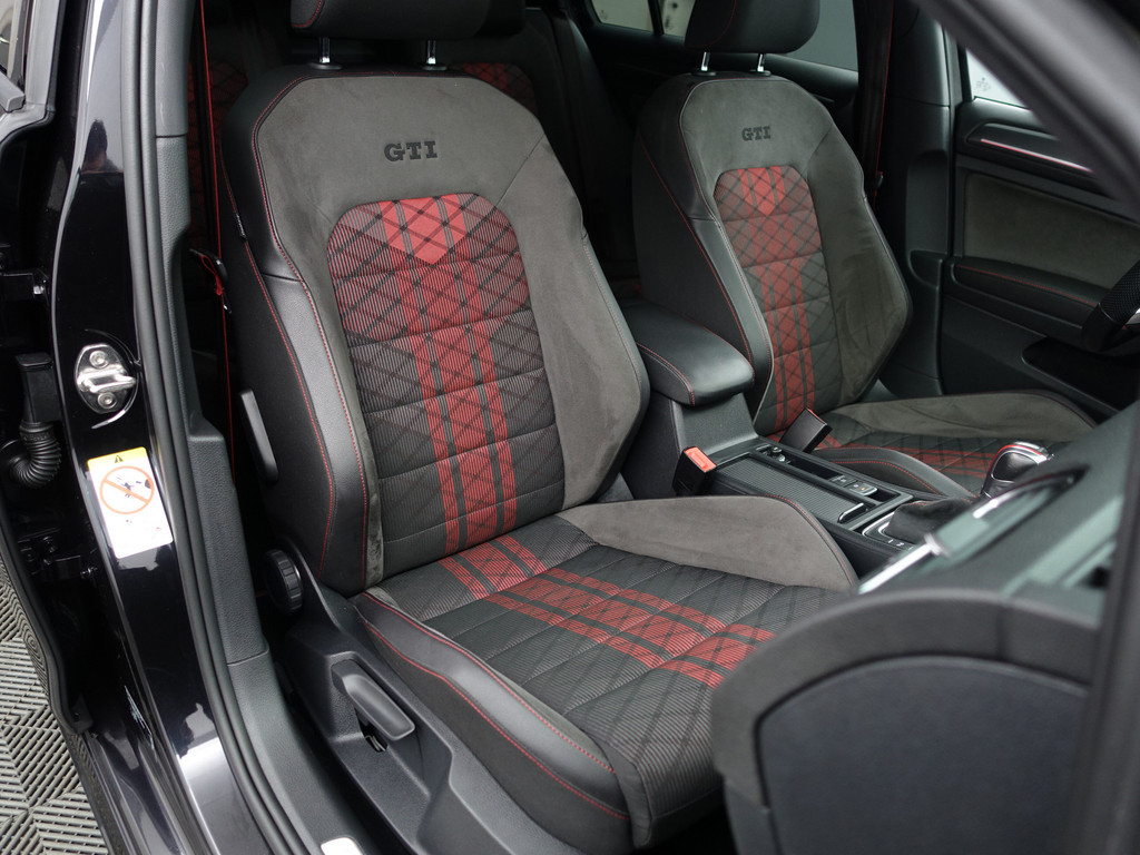 
Volkswagen Golf 2.0 TSI GTI TCR Aut- Panoramadak, Xenon Led Matrix, Dynamic Select, Keyless, Sfeerverlichting, Ada Cruise vol									