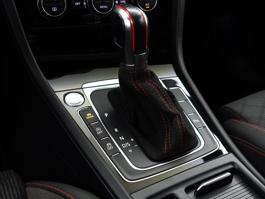 
Volkswagen Golf 2.0 TSI GTI TCR Aut- Panoramadak, Xenon Led Matrix, Dynamic Select, Keyless, Sfeerverlichting, Ada Cruise vol									