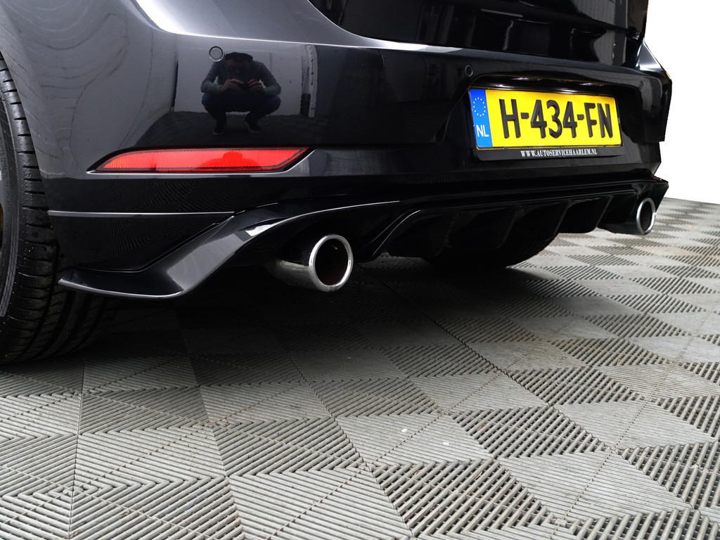 
Volkswagen Golf 2.0 TSI GTI TCR Aut- Panoramadak, Xenon Led Matrix, Dynamic Select, Keyless, Sfeerverlichting, Ada Cruise vol									