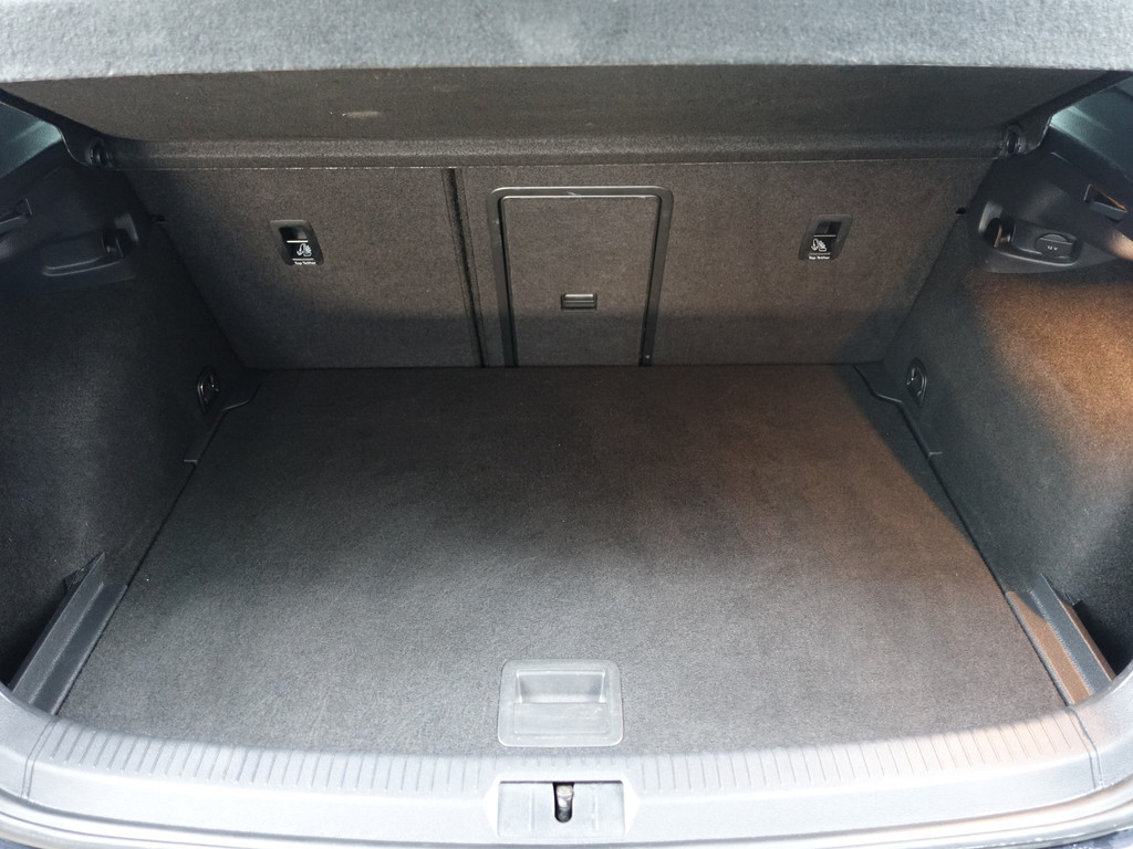 
Volkswagen Golf 2.0 TSI GTI TCR Aut- Panoramadak, Xenon Led Matrix, Dynamic Select, Keyless, Sfeerverlichting, Ada Cruise vol									