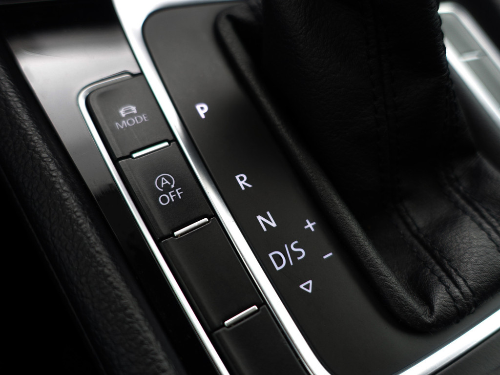 
								Volkswagen Golf 1.4 TSI Highline+ Aut- Panoramadak, Ergo Active, Xenon Led, Camera, Stoelverwarming, Dynamic Select vol									