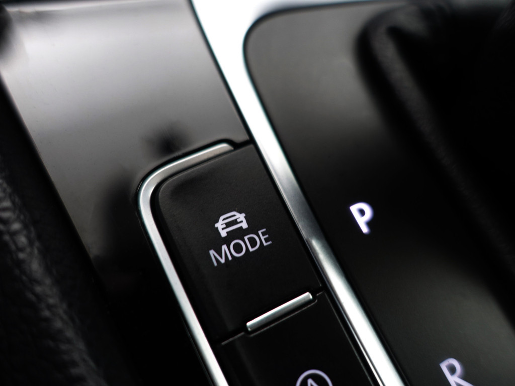 
								Volkswagen Golf 1.4 TSI Highline+ Aut- Panoramadak, Ergo Active, Xenon Led, Camera, Stoelverwarming, Dynamic Select vol									