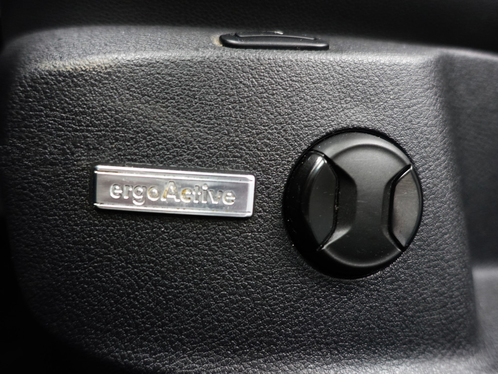 
								Volkswagen Golf 1.4 TSI Highline+ Aut- Panoramadak, Ergo Active, Xenon Led, Camera, Stoelverwarming, Dynamic Select vol									