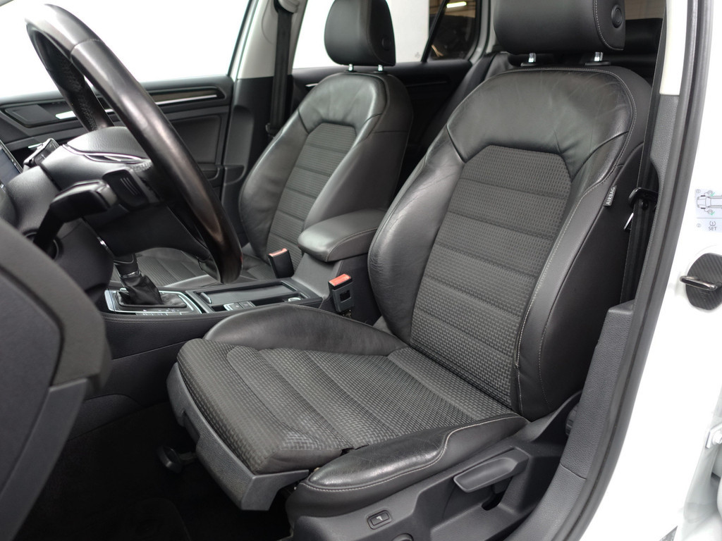 
								Volkswagen Golf 1.4 TSI Highline+ Aut- Panoramadak, Ergo Active, Xenon Led, Camera, Stoelverwarming, Dynamic Select vol									