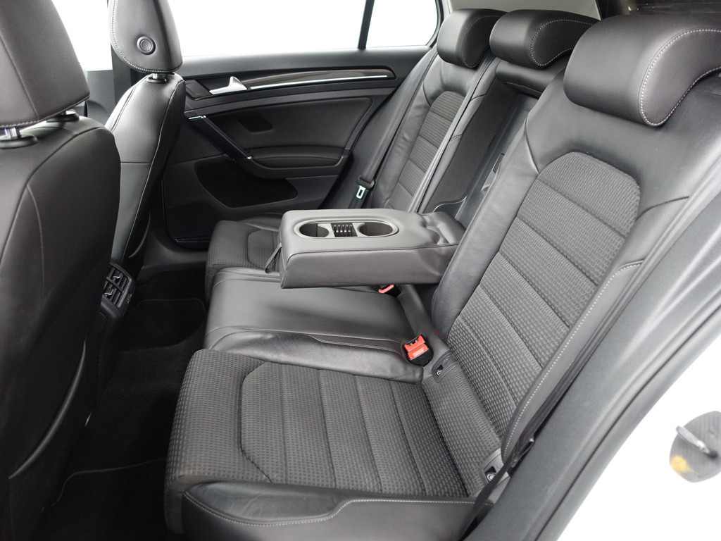 
								Volkswagen Golf 1.4 TSI Highline+ Aut- Panoramadak, Ergo Active, Xenon Led, Camera, Stoelverwarming, Dynamic Select vol									