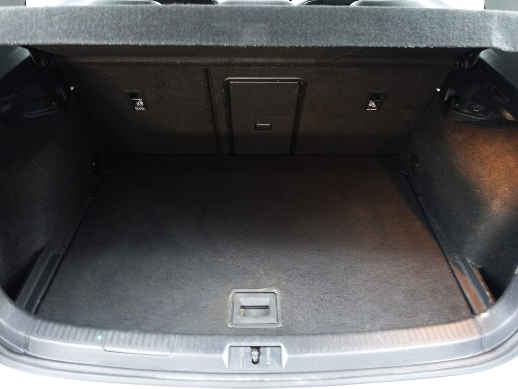 
								Volkswagen Golf 1.4 TSI Highline+ Aut- Panoramadak, Ergo Active, Xenon Led, Camera, Stoelverwarming, Dynamic Select vol									