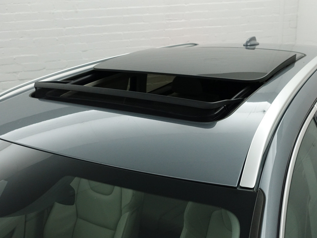 
Volvo V90 2.0 T8 AWD Inscription Aut- Panodak, Xenon led, Stuur/Stoelverwarming, Elek Trekhaak, Lane Assist, Blis, Dynamic Select vol									