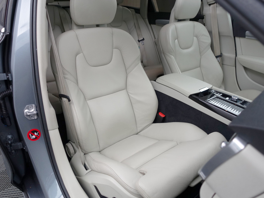 
Volvo V90 2.0 T8 AWD Inscription Aut- Panodak, Xenon led, Stuur/Stoelverwarming, Elek Trekhaak, Lane Assist, Blis, Dynamic Select vol									