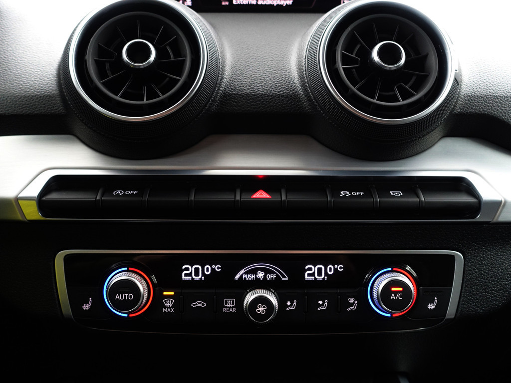 
								Audi Q2 35 TFSI S Competition Aut- Two Tone, Xenon Led, Park Assist, Stoelverwarming, Navi, Clima, Cruise vol									