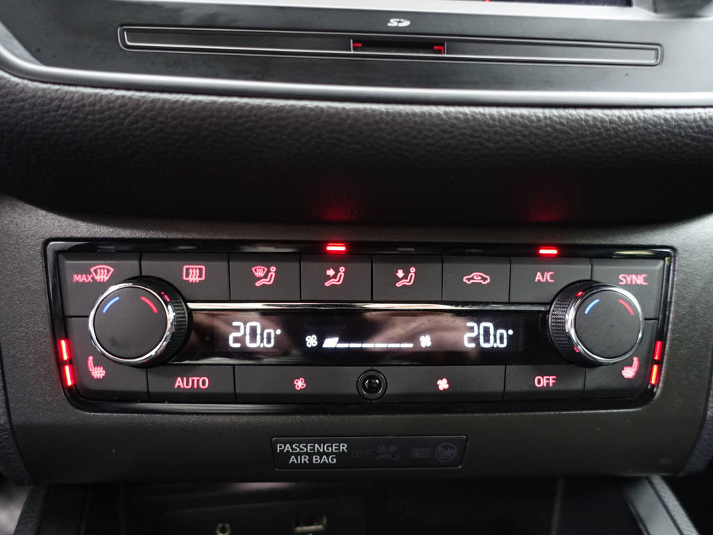 
Seat Ibiza 1.0 TSI Excellence Alcantara Interieur, CarPlay, Sfeerverlichting, Front Assist, Keyless, Stoelverwarming vol									