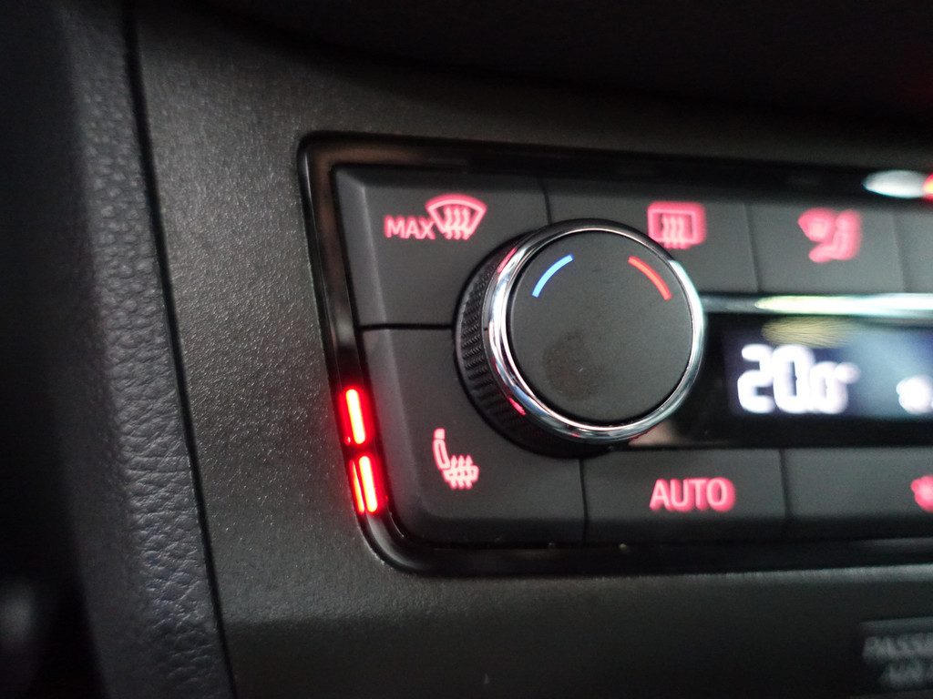 
Seat Ibiza 1.0 TSI Excellence Alcantara Interieur, CarPlay, Sfeerverlichting, Front Assist, Keyless, Stoelverwarming vol									