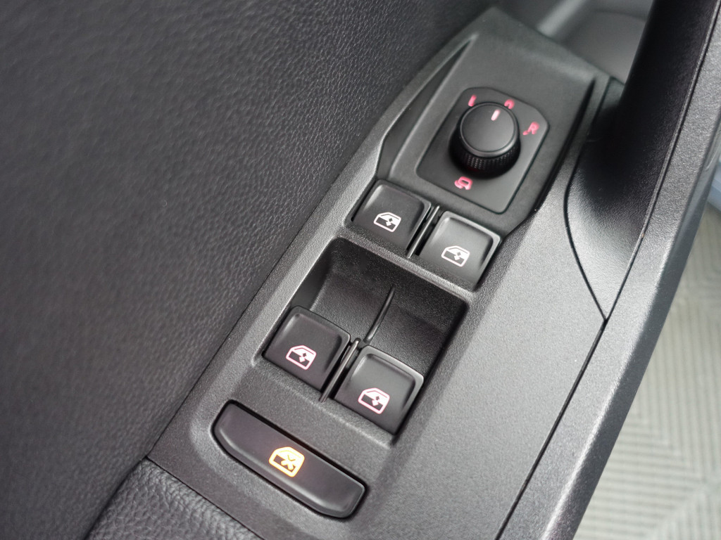 
Seat Ibiza 1.0 TSI Excellence Alcantara Interieur, CarPlay, Sfeerverlichting, Front Assist, Keyless, Stoelverwarming vol									