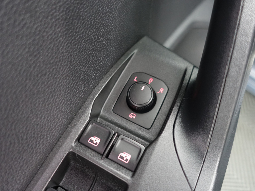 
Seat Ibiza 1.0 TSI Excellence Alcantara Interieur, CarPlay, Sfeerverlichting, Front Assist, Keyless, Stoelverwarming vol									