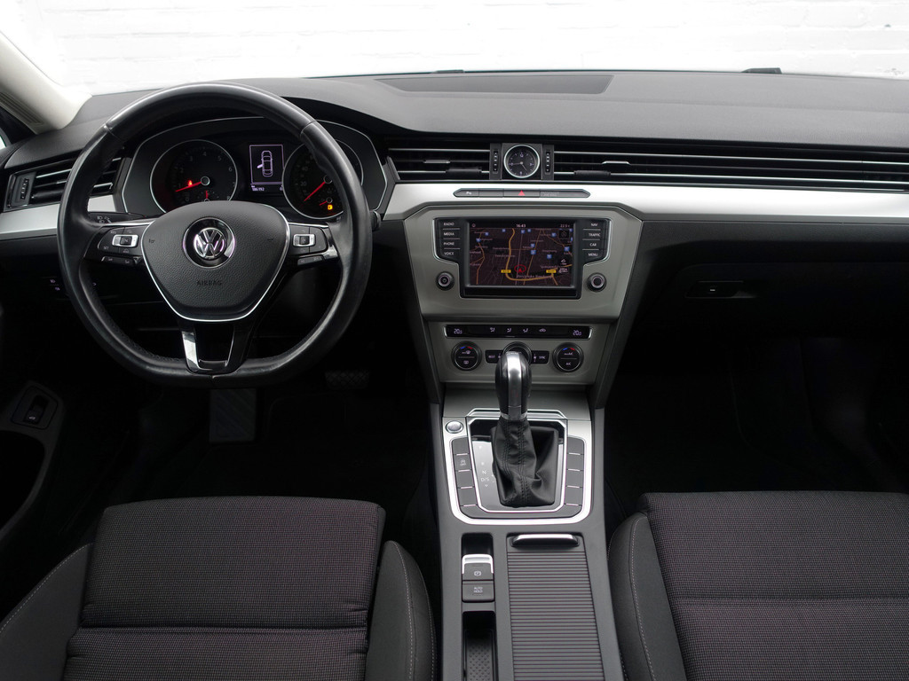 
								Volkswagen Passat 1.4 TSI Highline Aut- Xenon Led, Keyless, Ergo Comfort, Front Assist, Park Assist, Navi vol									