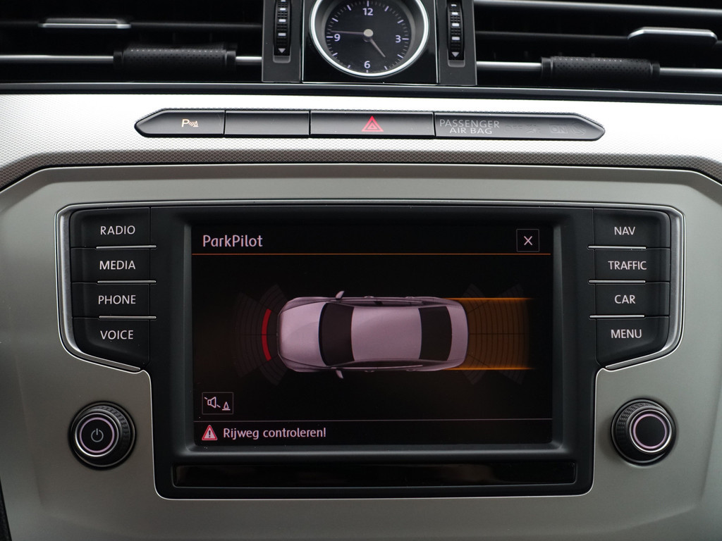 
								Volkswagen Passat 1.4 TSI Highline Aut- Xenon Led, Keyless, Ergo Comfort, Front Assist, Park Assist, Navi vol									