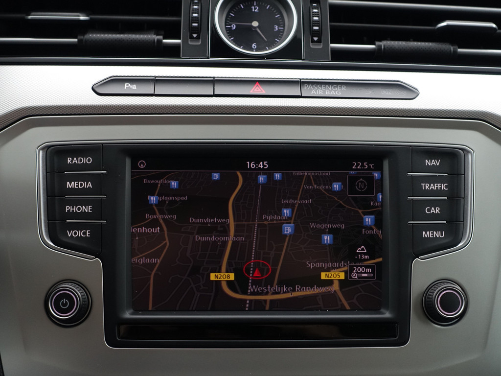 
								Volkswagen Passat 1.4 TSI Highline Aut- Xenon Led, Keyless, Ergo Comfort, Front Assist, Park Assist, Navi vol									