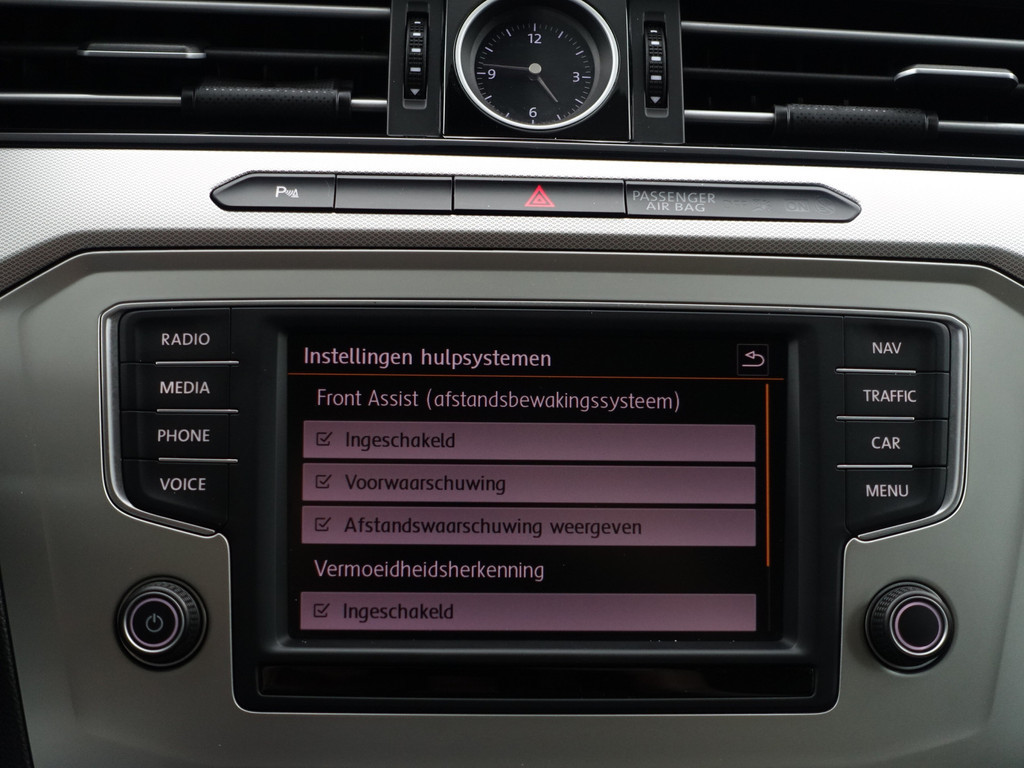 
								Volkswagen Passat 1.4 TSI Highline Aut- Xenon Led, Keyless, Ergo Comfort, Front Assist, Park Assist, Navi vol									