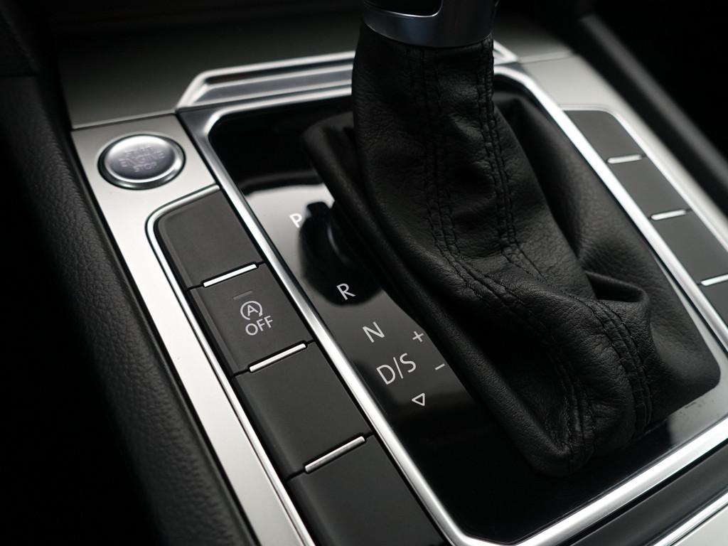 
								Volkswagen Passat 1.4 TSI Highline Aut- Xenon Led, Keyless, Ergo Comfort, Front Assist, Park Assist, Navi vol									