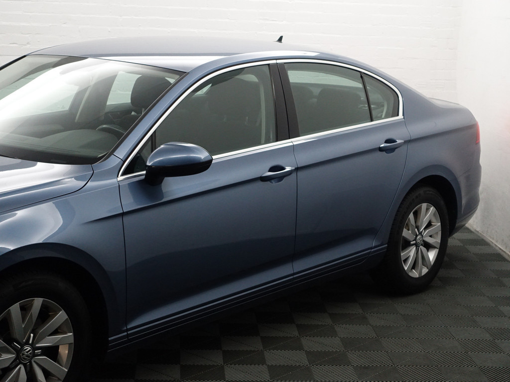 
								Volkswagen Passat 1.4 TSI Highline Aut- Xenon Led, Keyless, Ergo Comfort, Front Assist, Park Assist, Navi vol									