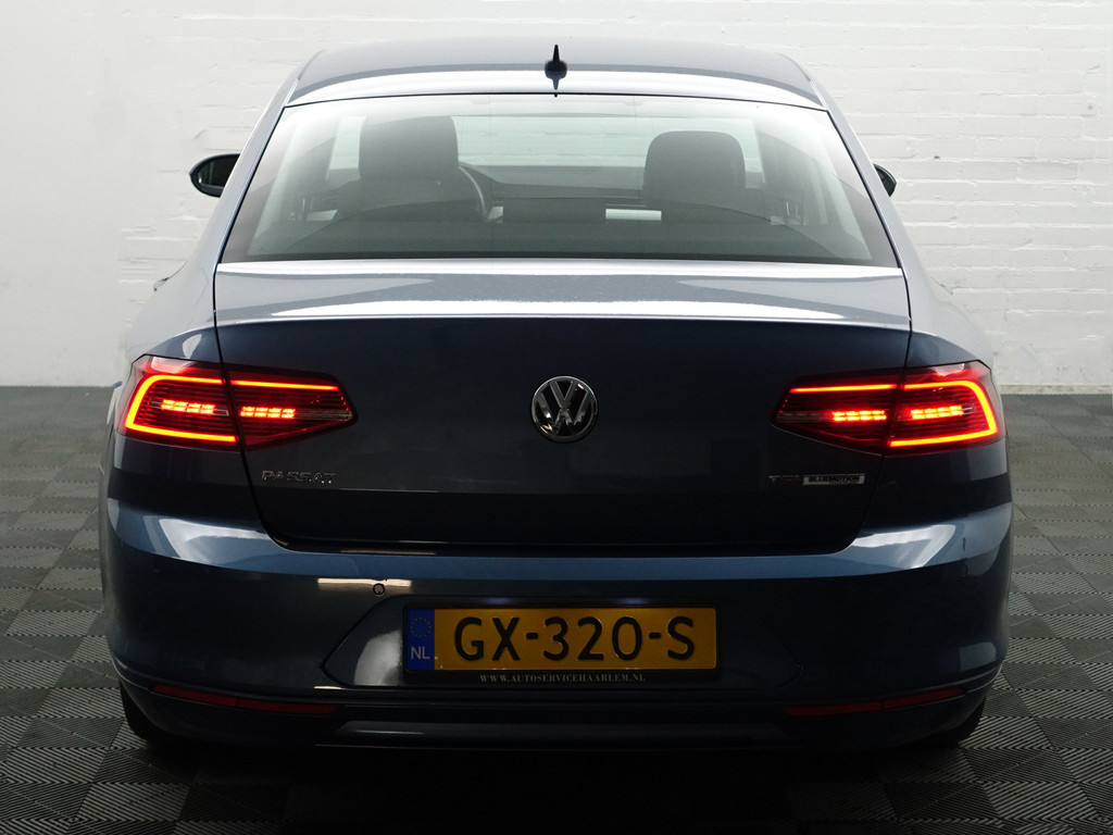 
								Volkswagen Passat 1.4 TSI Highline Aut- Xenon Led, Keyless, Ergo Comfort, Front Assist, Park Assist, Navi vol									