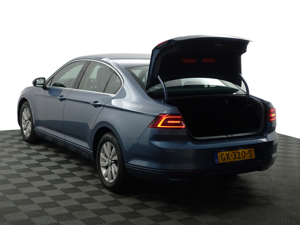 
								Volkswagen Passat 1.4 TSI Highline Aut- Xenon Led, Keyless, Ergo Comfort, Front Assist, Park Assist, Navi vol									