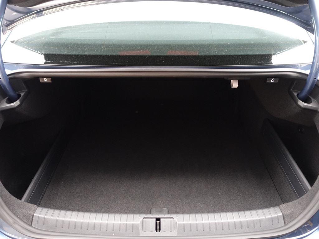 
								Volkswagen Passat 1.4 TSI Highline Aut- Xenon Led, Keyless, Ergo Comfort, Front Assist, Park Assist, Navi vol									
