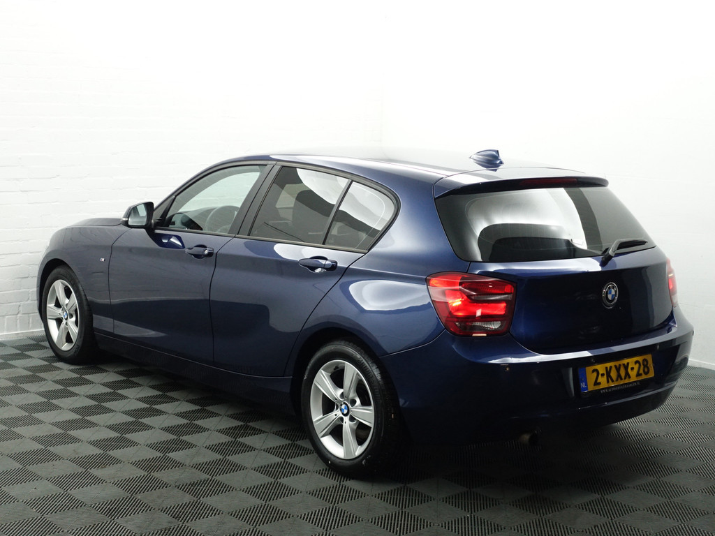 
BMW 1-serie 114i EDE High Executive Blackpack, Navi, Clima, Cruise, Dynamic Select vol									